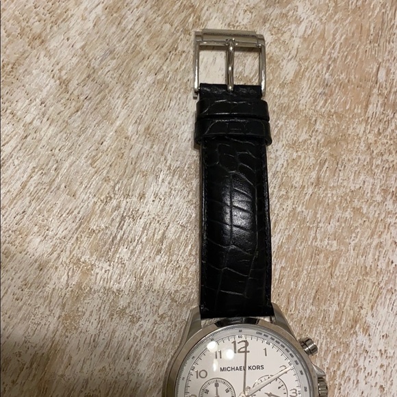 EUC Men’s Michael Kors Watch - Picture 3 of 8